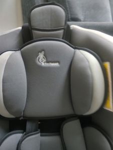 R For rabbit Car Seat