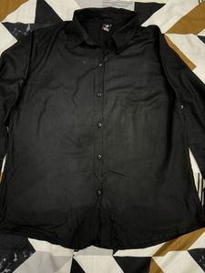 Oversized Black Shirt!
