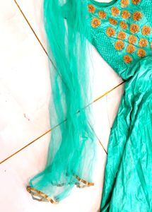 1pece Gown With Leggings And Duppta