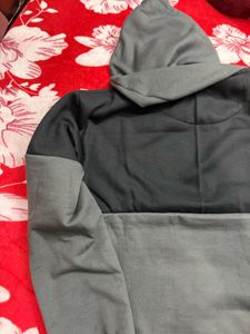 Stylish Two-Tone &#39;Dreamer&#39; Hoodie
