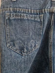 Wide Legged Jeans