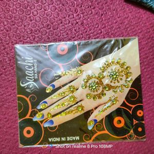 Saachi Sia Hand Tattoo