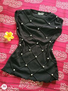 black stretchable tank top pearl decor fitted