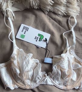 3D flower applique bra