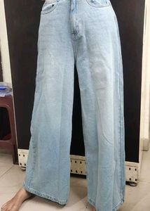 Wide Leg Light Wash Jeans