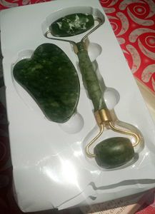 Natural Green Jade Roller &amp; Gua Sha Set