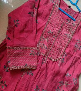 Elegant Pink Embroidered Kurta