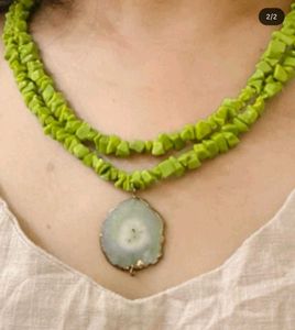 Green Stone Chip Necklace