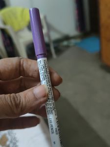 Makeup Revolution Streamline Eyeliner Purple