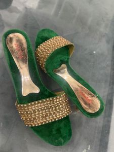 Elegant Green Velvet Slippers - Size 9/39