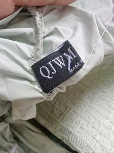 PRETTY TOP( BRAND NEW)