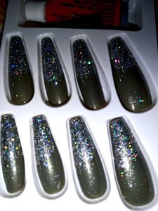 Sparkly Press-On Nails