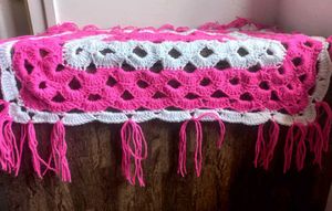 Pink &amp; White Crochet Thalposh
