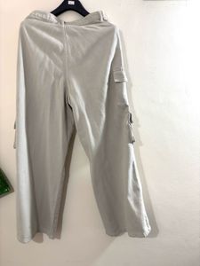 Stunning Off-whiteish Jeans 👖🕶️