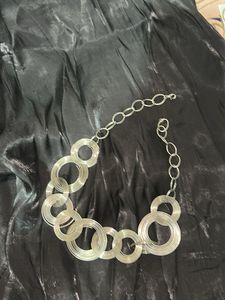 Fancy glam Loop Necklace 🩶