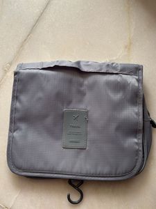 Hanging Travel Toiletry Bag from MINISO