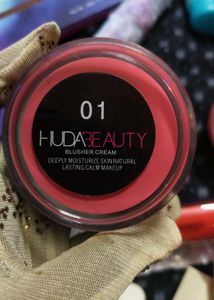 Huda Beauty Blusher Cream 01