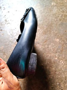 Black Pointed Toe Flats