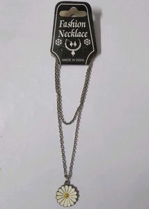 Daisy Pendant Necklace