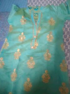 Elegant Embroidered Kurti