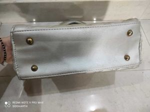 Stylish silver hand bag
