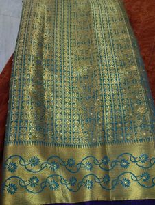 Elegant kanjeevaram silk Saree with golden zari