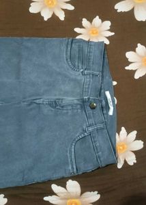 Highly Stretchable Skinny Jeans For Women
