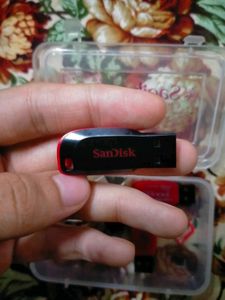 32GB USB Flash Drive Working