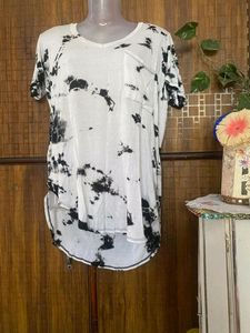 White &amp; Black Tie/Die Top