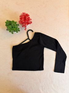 ⚡️Sleek Black One-Sleeve Top – Size S ⚡️