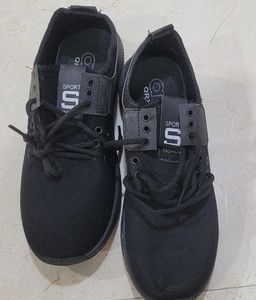 Trending New Black Sports Shoes Juta For Men