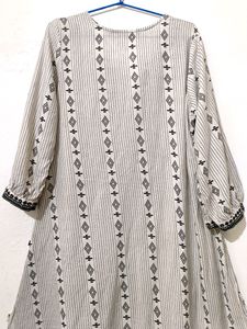 Kurta Top With Beautiful Black Handwork Neck✨