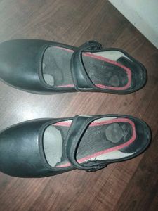 Black Shoe