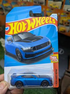HOTWHEEL MUSTANG DARK HORSE