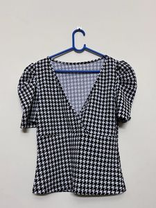 Lowcut Blouse