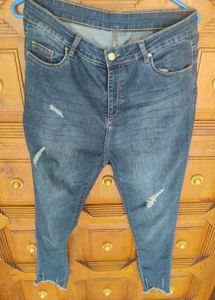 RIPPED BLUE COLOUR JEANS FOR WOMEN
