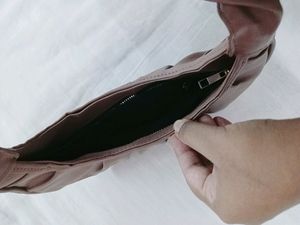 BROWN BAGUETTE BAG