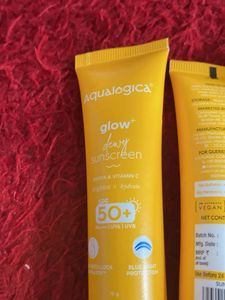 Glow Dewy Sunscreen SPF 50 Pa Aqualogica