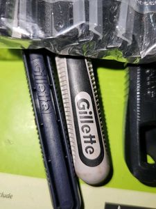 Gillette RAZOR