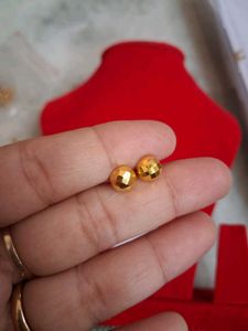 Beautiful New Big Size Dimond Cut Studs