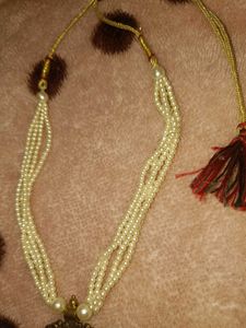 Elegant Pearl &amp; Gold Necklace