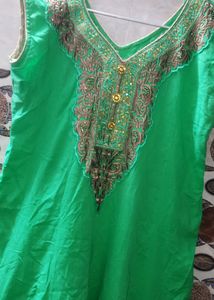 Like New Top With Dori