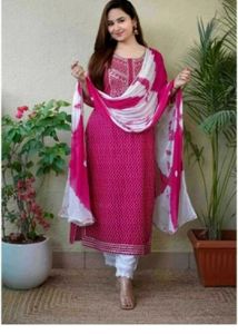 Stylish Pink Printed Kurti Set
