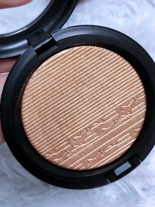 Luxe Brand Original MAC Highlighter