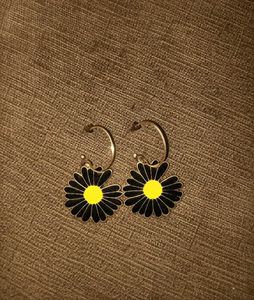 Daisy Flower Earrings