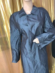 Elegant unisex Coat lenth 38 (2dec4)