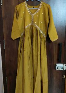 Naira Cut Kurta And Odhani Set