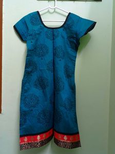 Women Kurta With Shawl