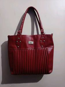 Stylish Italian Maroon Handbag👜✨