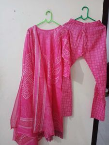 Beautiful Pink pakistani Kurta Set
